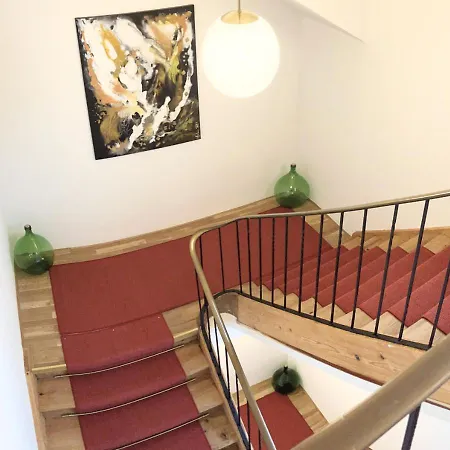 Palais 3*